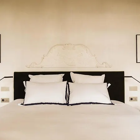 호텔 Domaine Le Mouflon D'or 5*